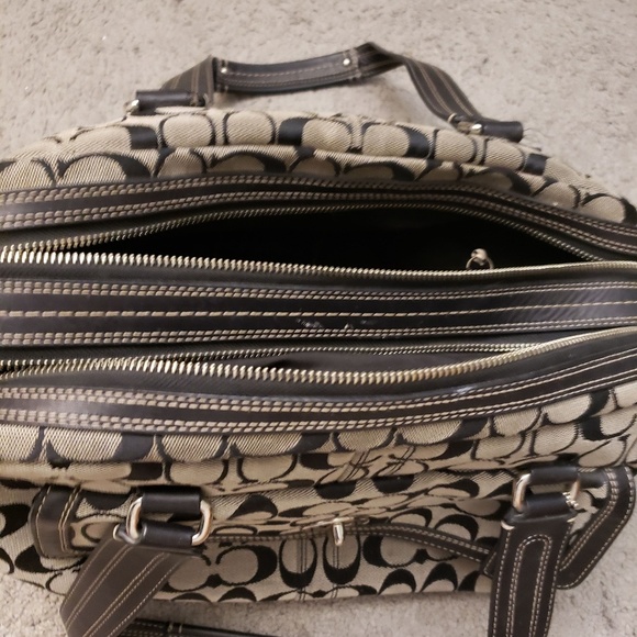 Coach - Picture 3 of 5